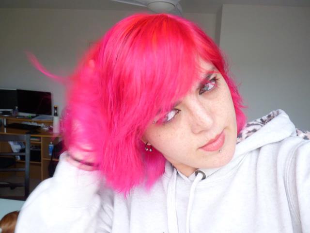 Cheveux chimiques et teintures funky - Page 63 Pink-3ddc217